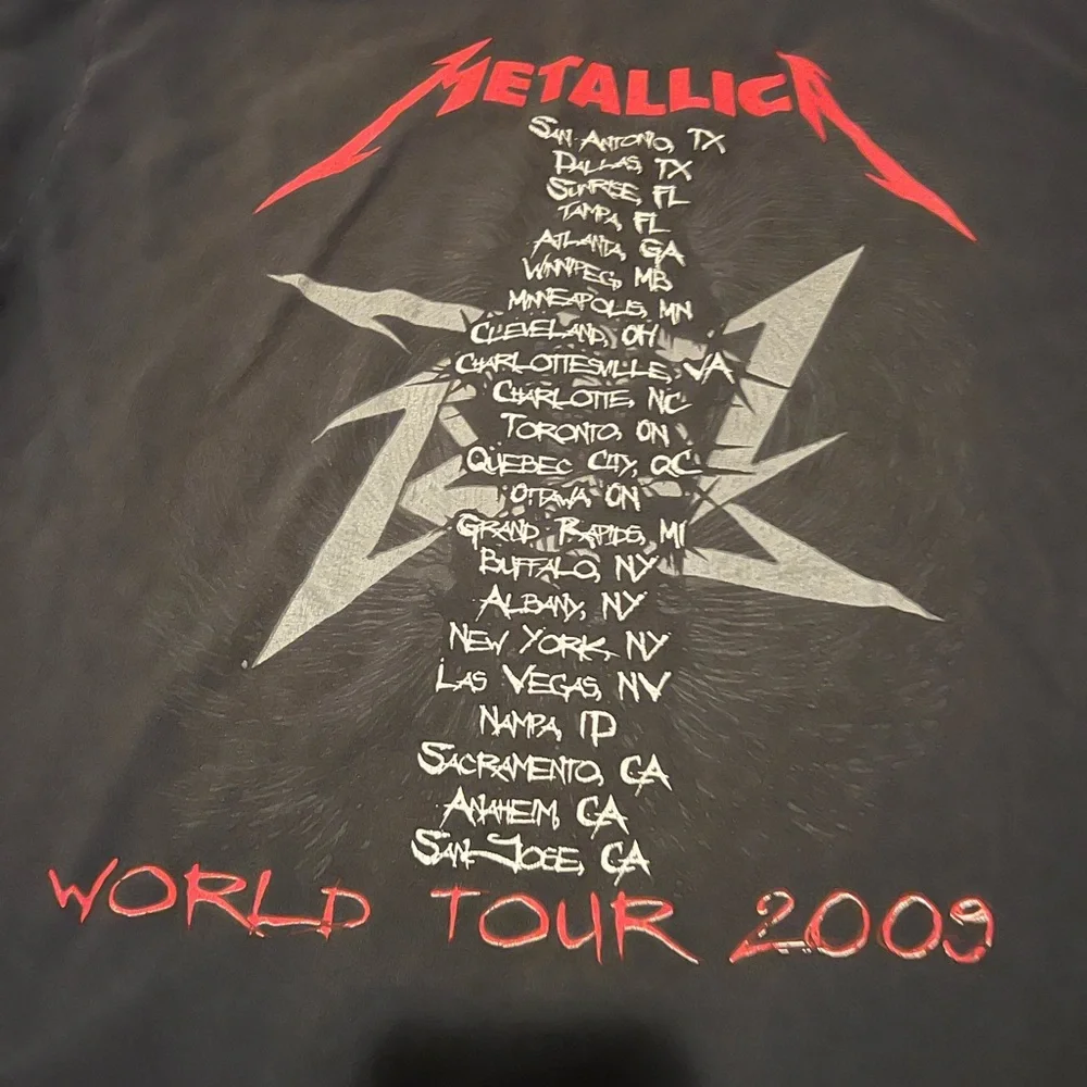 Vintage Metallica Tee - Picture 2 of 4